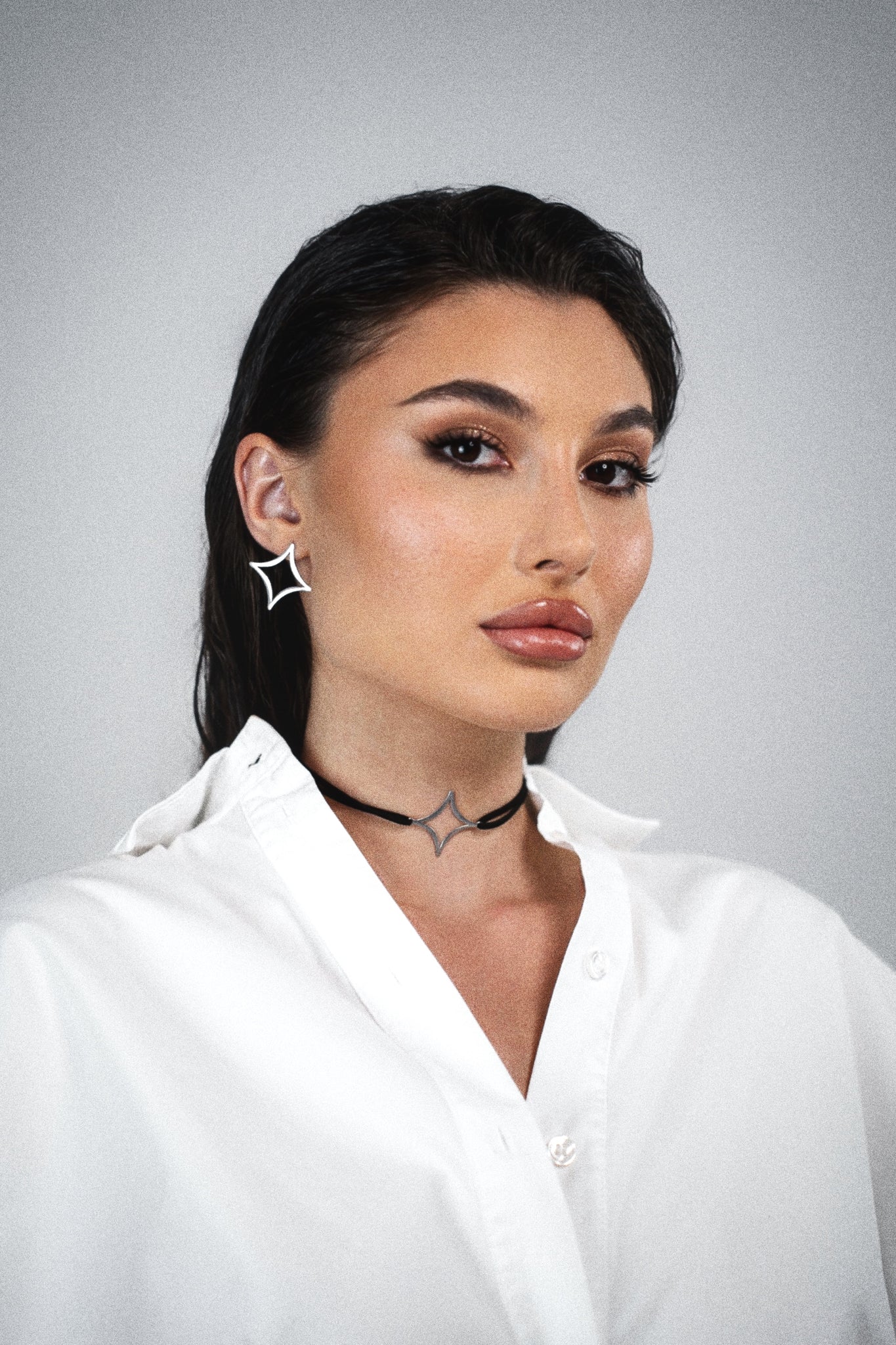 Cercei Sparked, argint 925 sterling cu finisaj de aur 18k, simbol Nestelli reinterpretat – Colectia Elleva